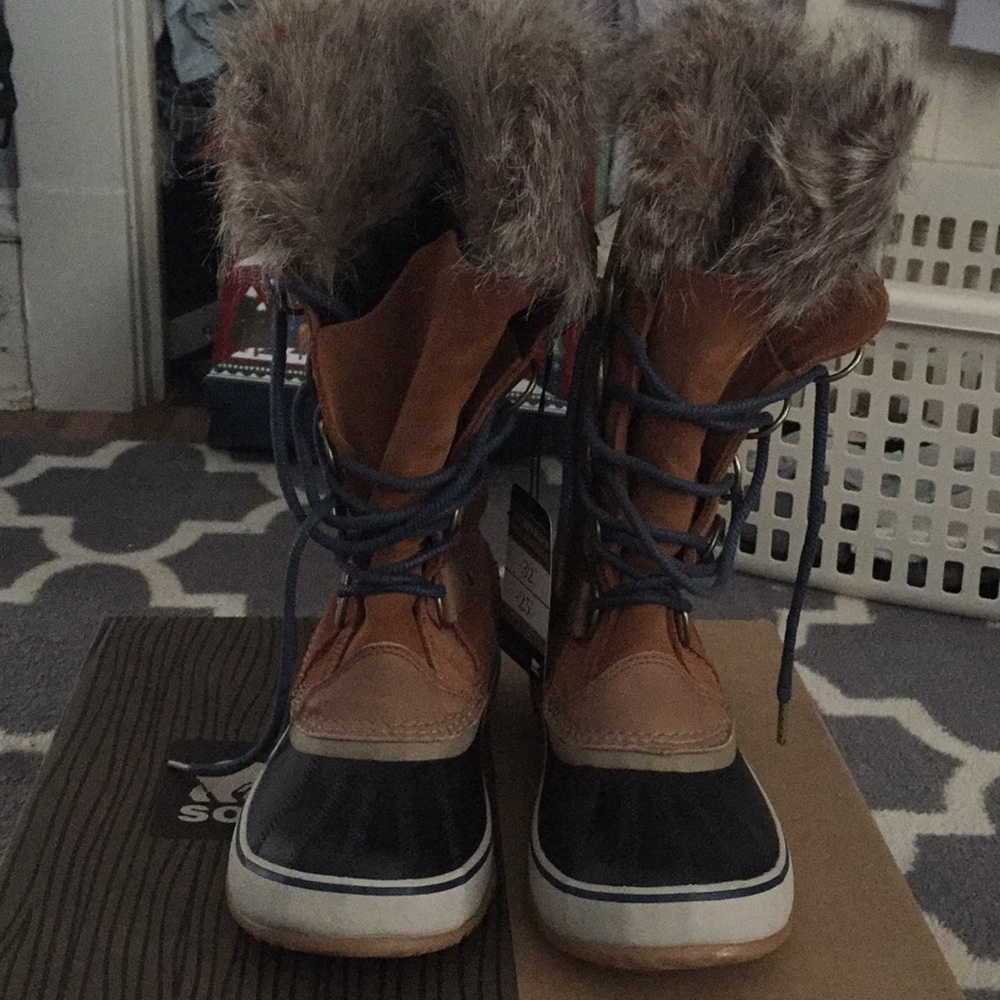 SOREL Joan of Arc boot. NWT. Size 10.